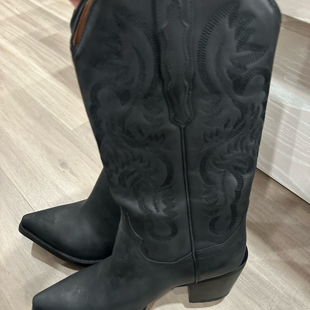 Jeffrey Campbell Black Western-Style Women's Boots size 7.5 fits skinny legged